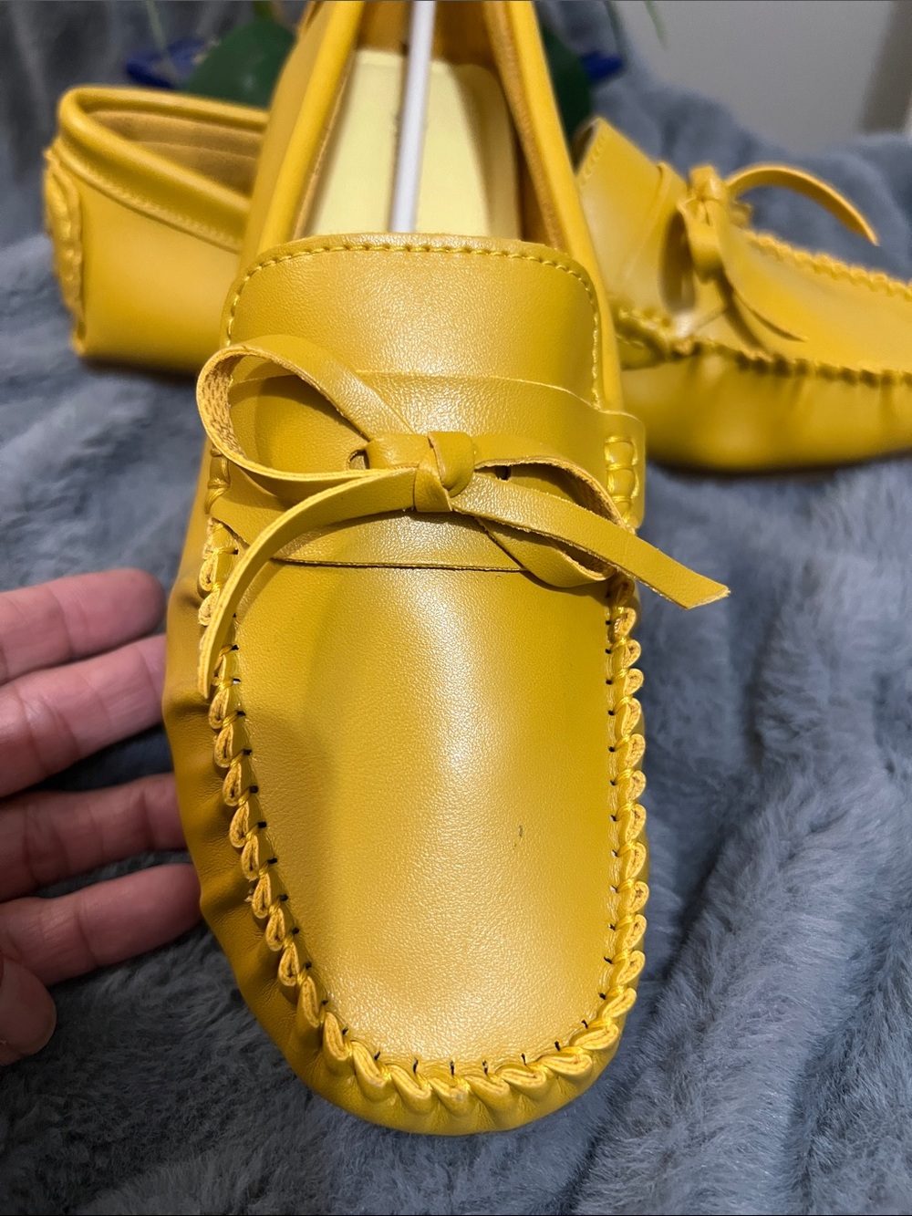 Beauseen Women's Yellow Leather Bow Moccasin Loafers NWOT retail $45 - Picture 2 of 4